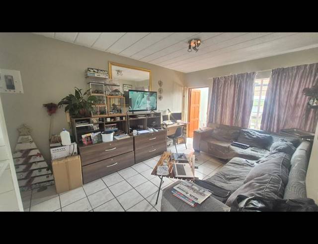 3 BEDROOM APARTMENT FOR SALE IN ROODEKRANS